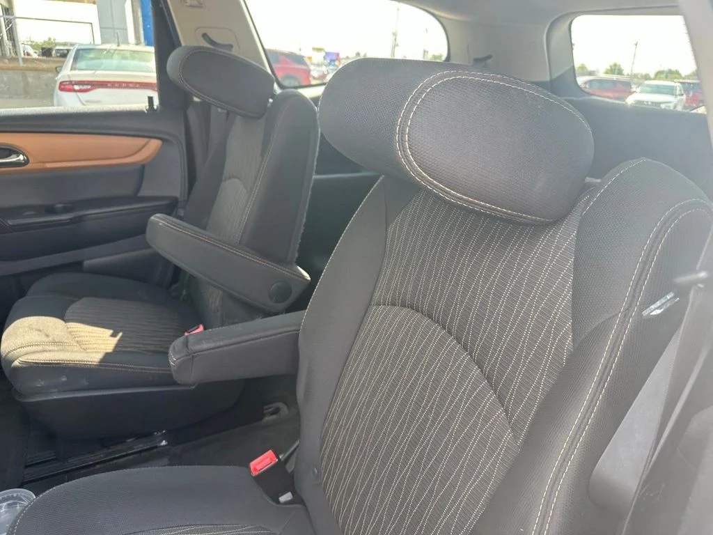 Used 2014 White Chevrolet 2LT image 21