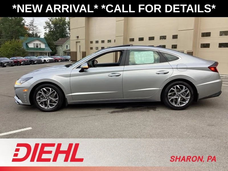 Used 2021 Silver Hyundai SEL image 5