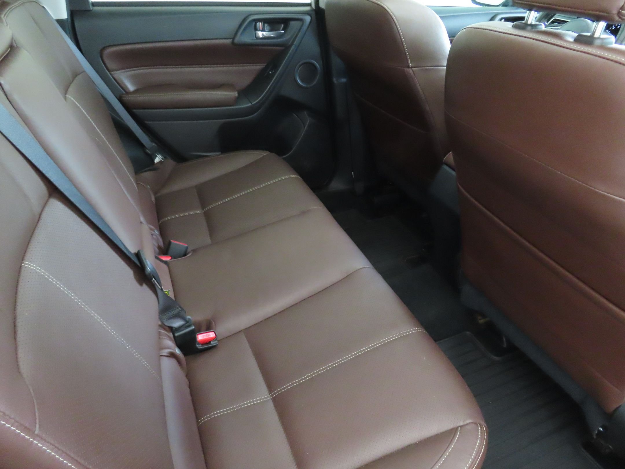 Used 2017 White Subaru 2.5i Touring image 25