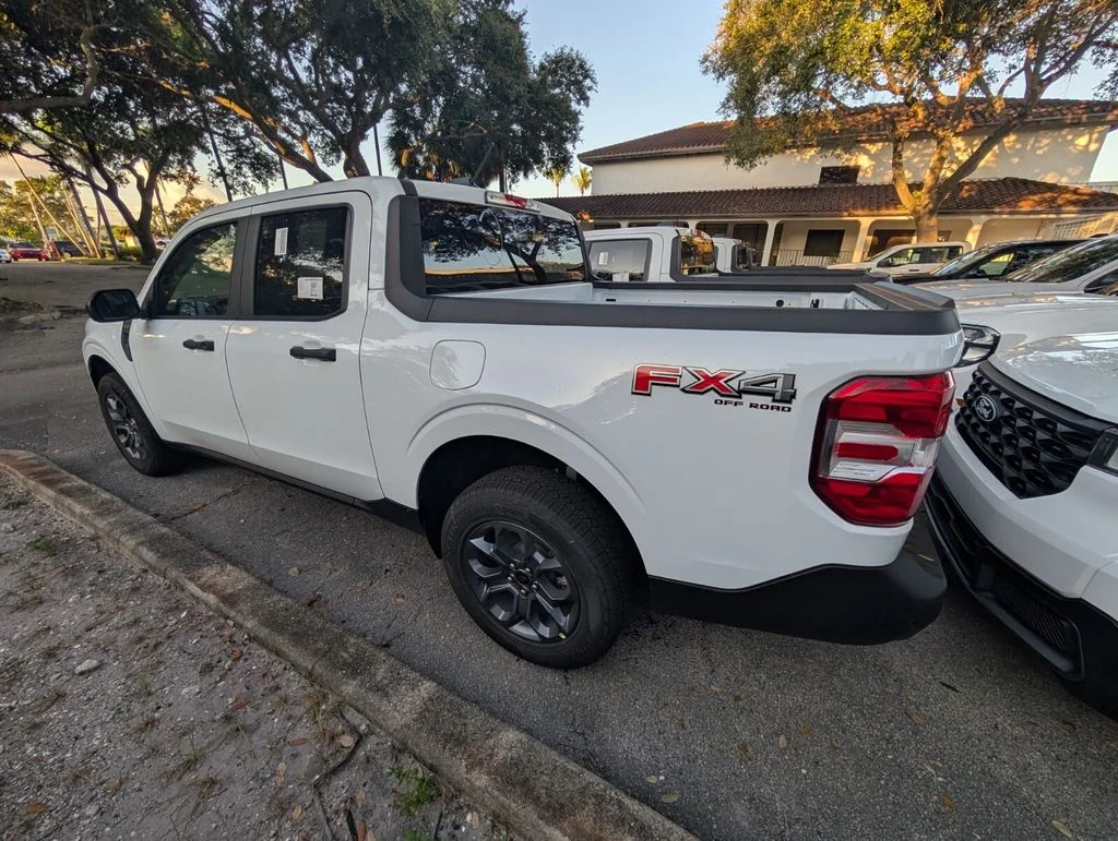2025 Ford Maverick XLT - Photo 8