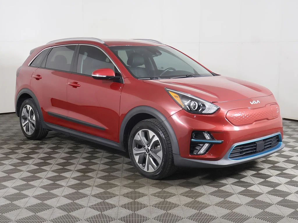 Used 2022 Kia Niro EX with VIN KNDCC3LG4N5150492 for sale in Parma, OH