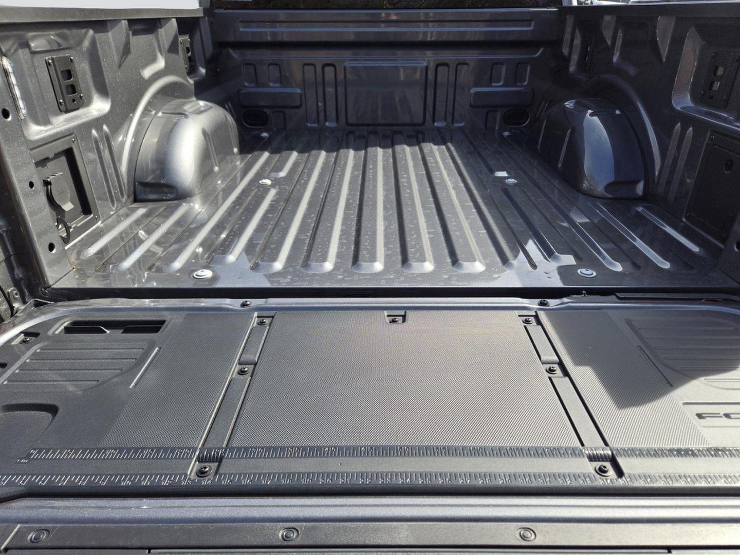 New 2026 Carbonized Gray Metallic Ford XLT image 20