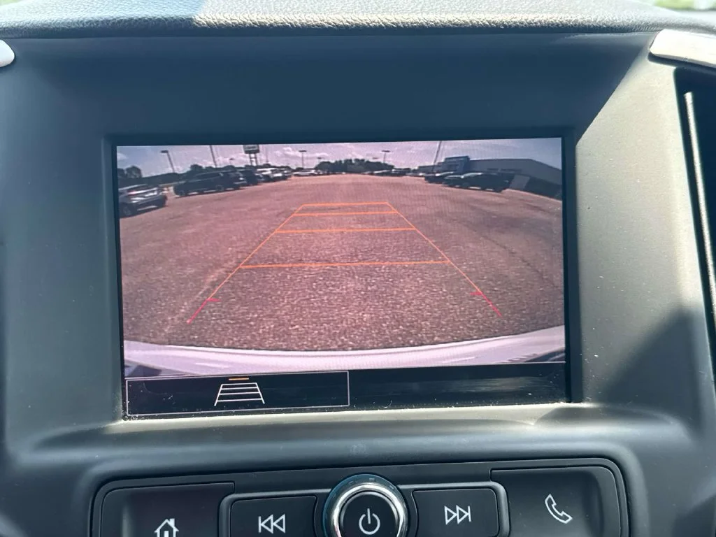 Used 2024 White GMC SLE image 35