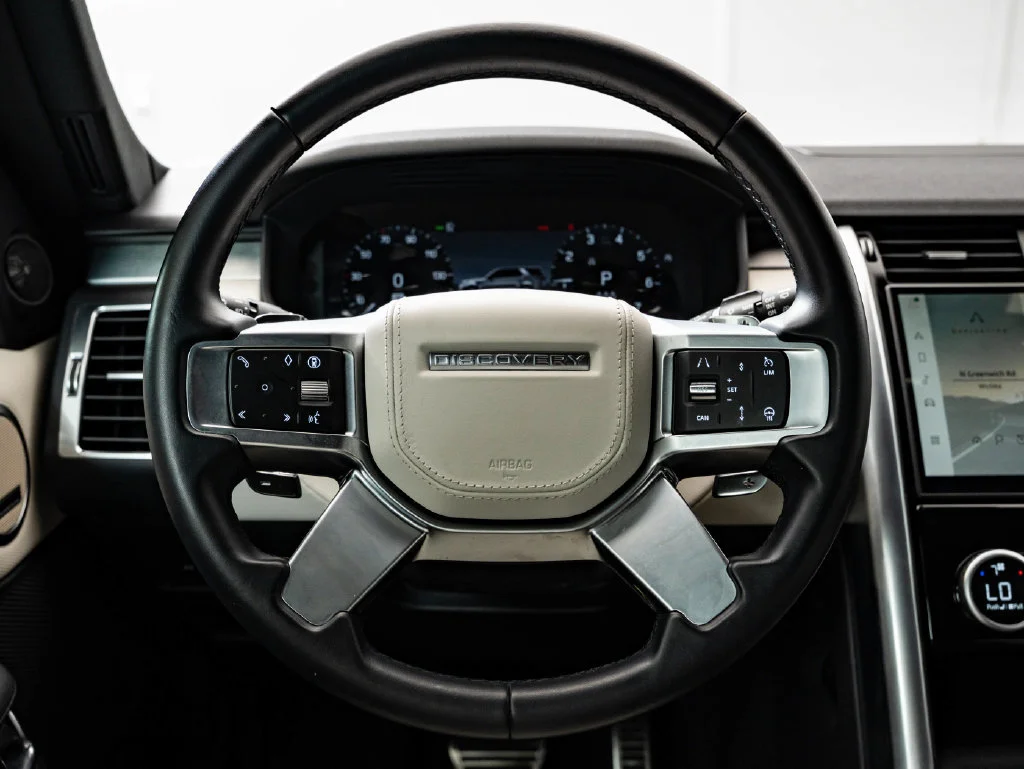 Used 2024 Lantau Bronze Metallic Land Rover Dynamic SE image 42