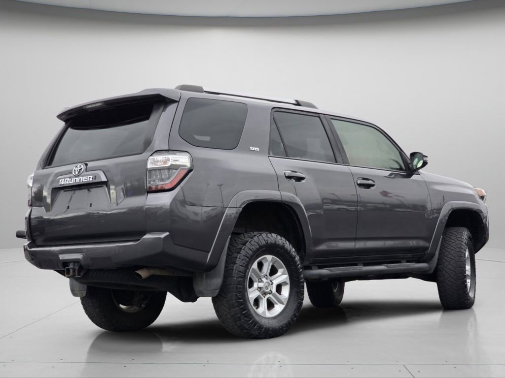 Used 2020 Magnetic Gray Metallic Toyota SR5 Premium image 24