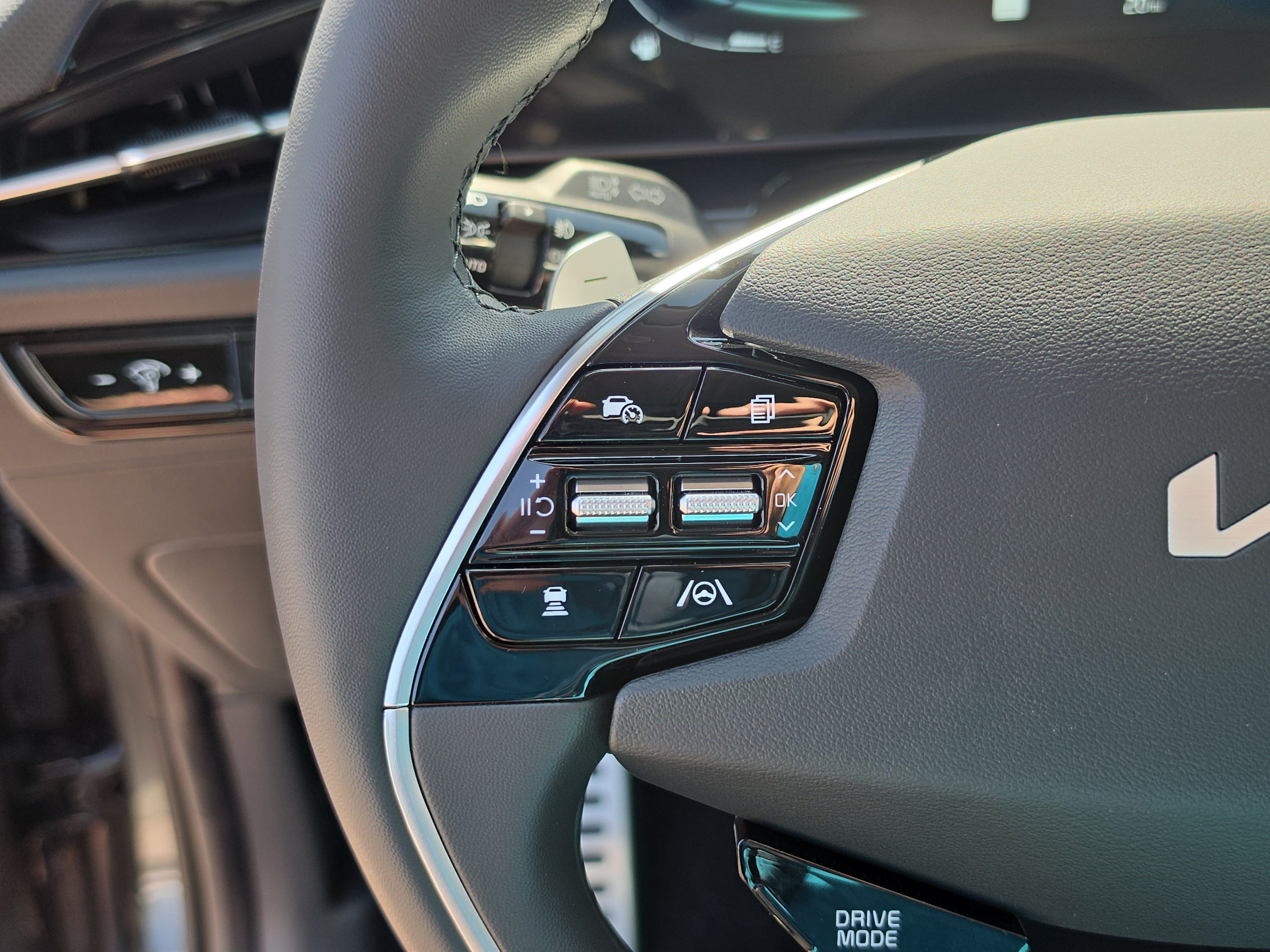 New 2026 Interstellar Gray Kia SX Touring image 31