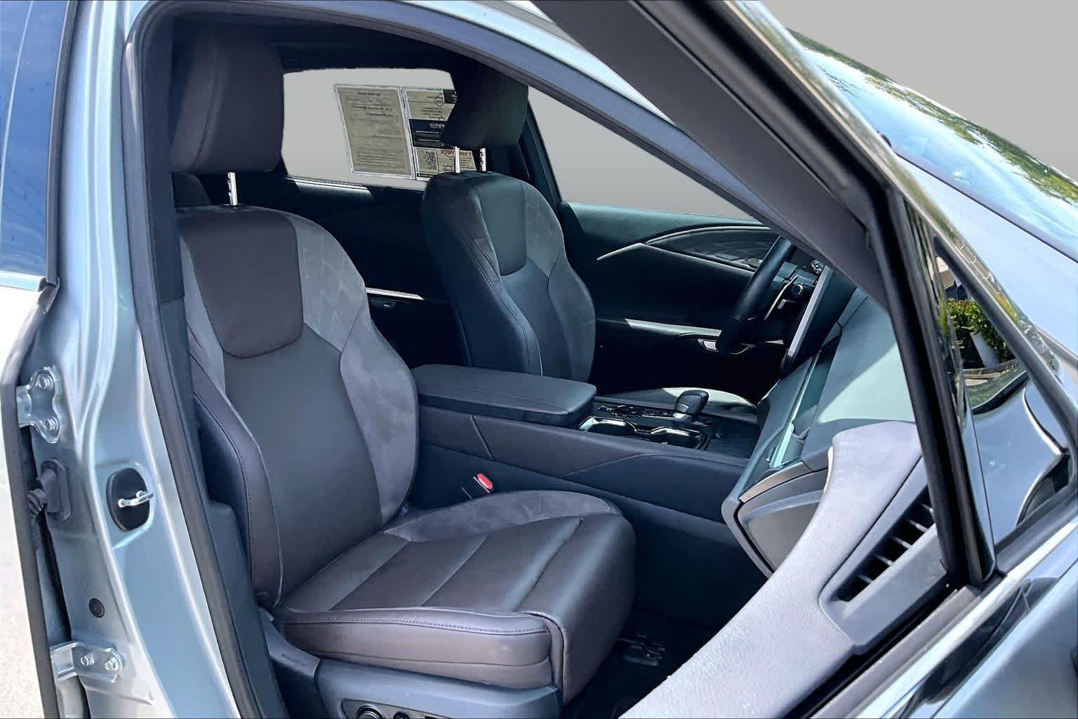 Used 2023 Iridium Lexus Luxury image 9