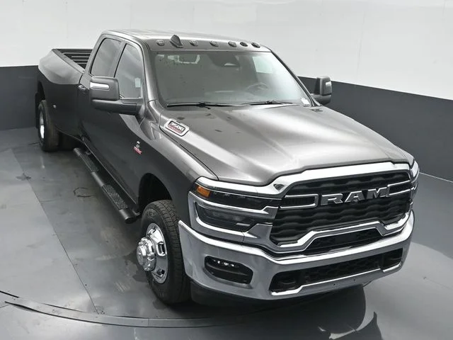 New 2026 Granite Crystal Metallic Clear-Coat Exterior Paint RAM Tradesman image 28