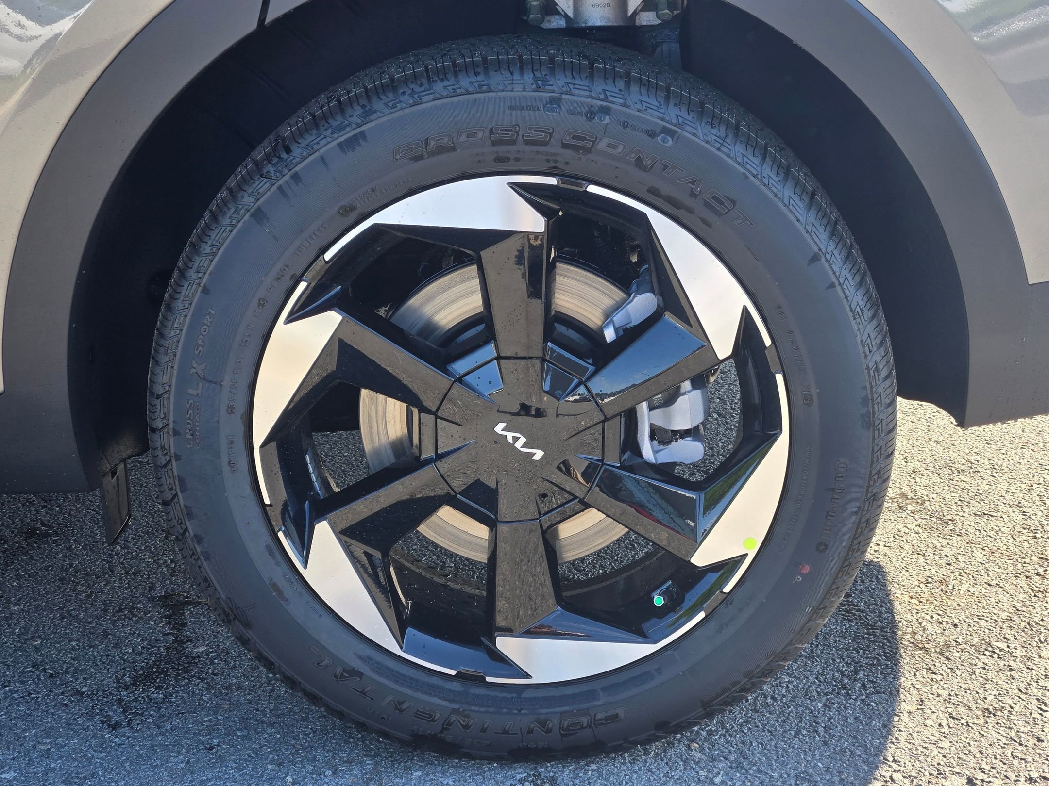New 2026 Volcanic Sand Kia EX image 17