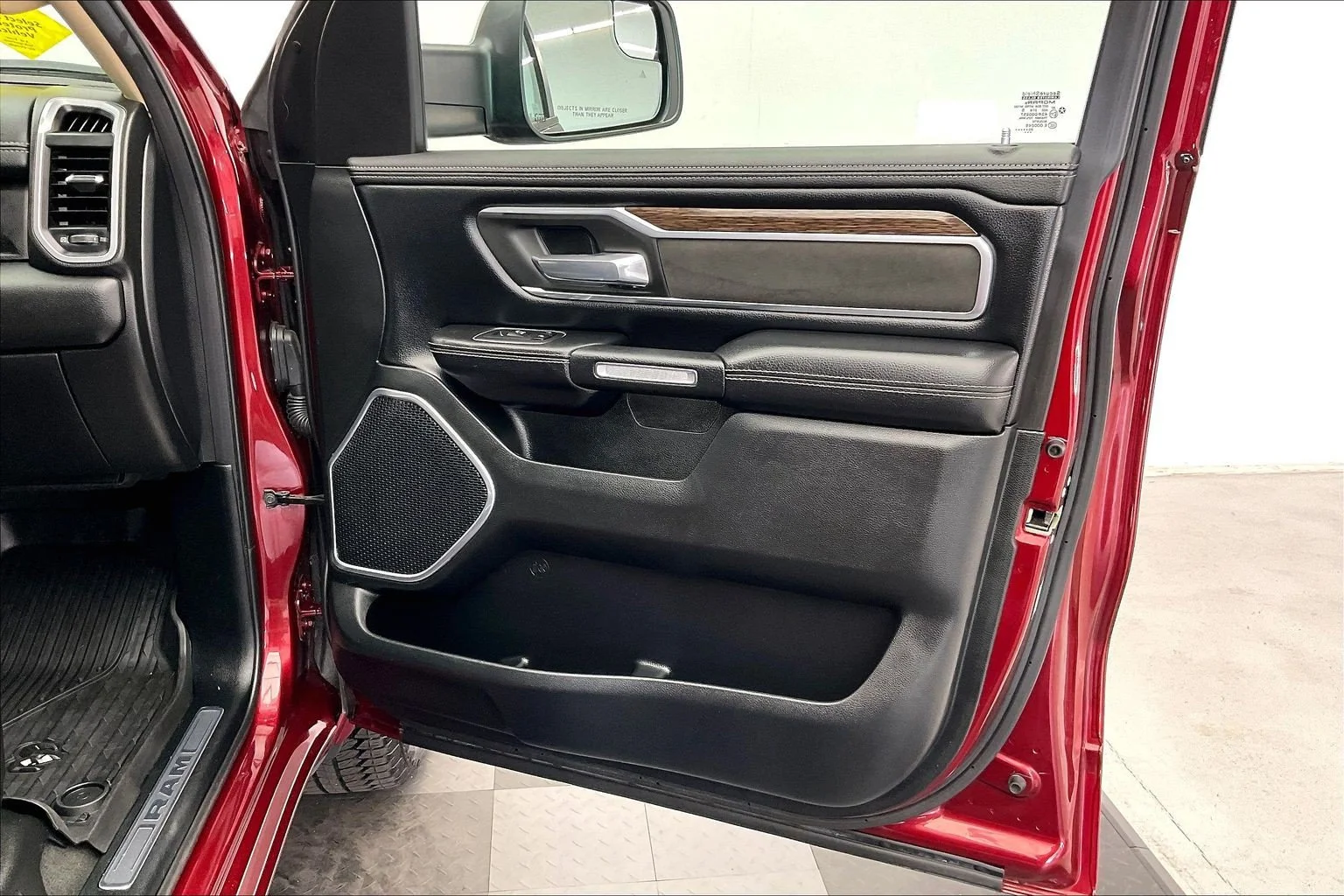 Used 2020 Delmonico Red Pearlcoat Ram Laramie image 23