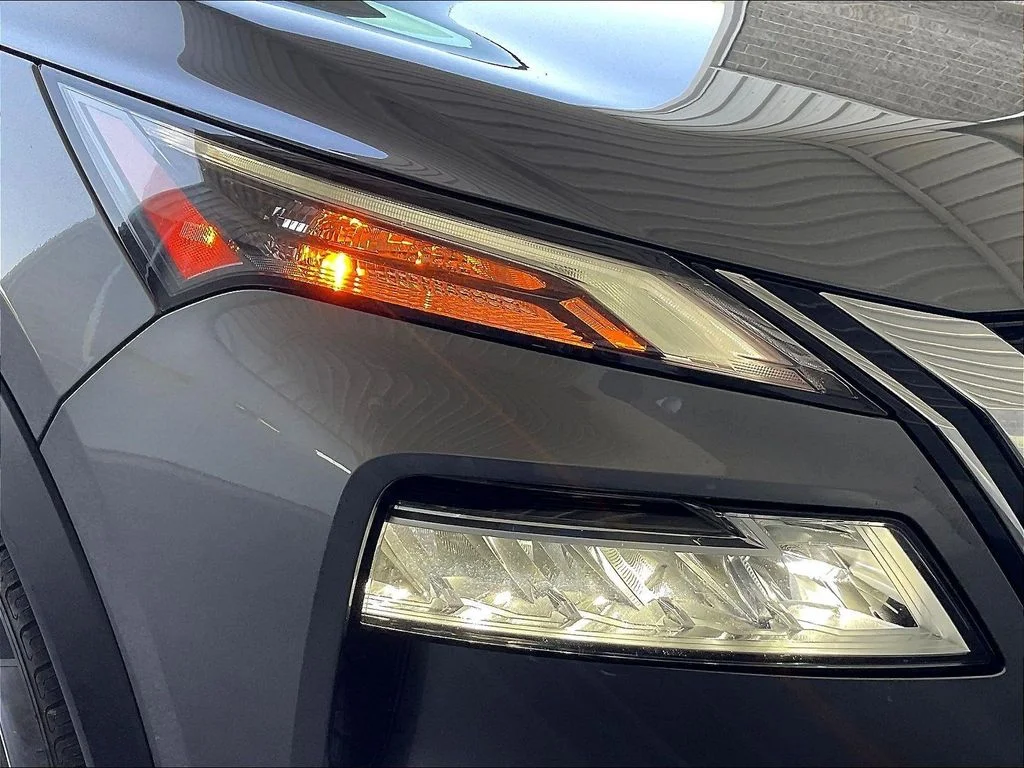 Used 2023 Gun Metallic Nissan SV image 32