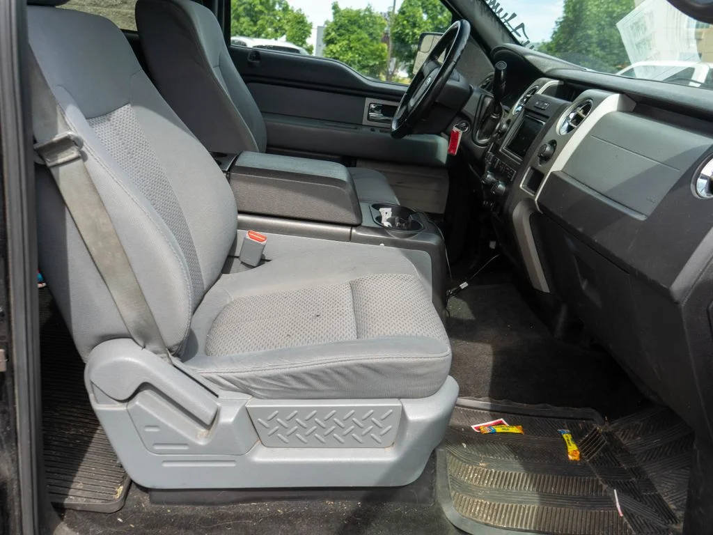 Used 2011 Black Ford XLT image 10