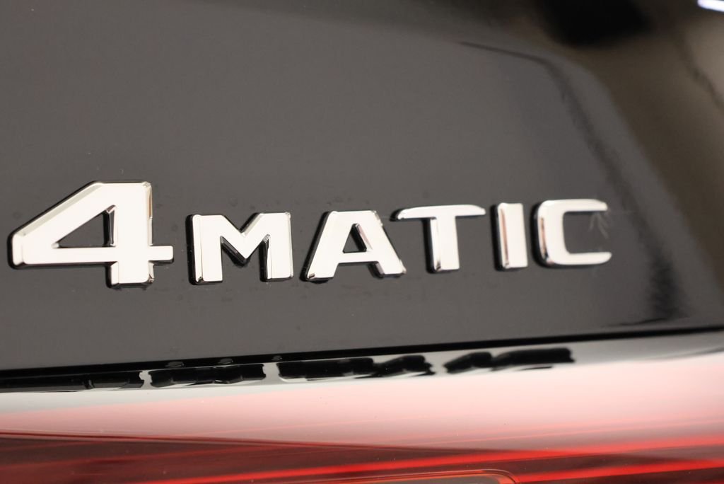New 2027 Black Mercedes-Benz GLC 300 Coupe image 10