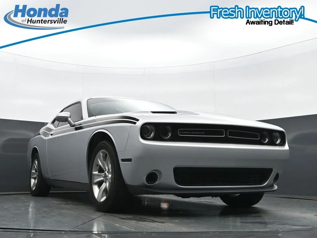 Used 2021 Triple Nickel Clearcoat Dodge SXT image 27