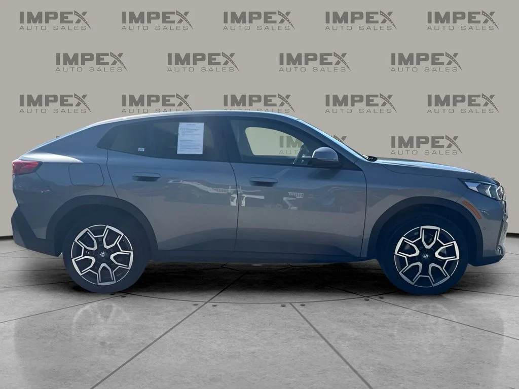 Used 2025 Gray BMW xDrive28i image 6