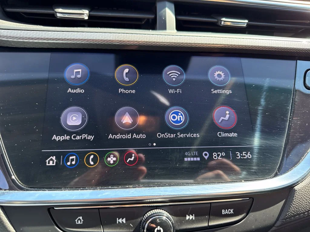 Used 2022 Summit White Buick Select image 20