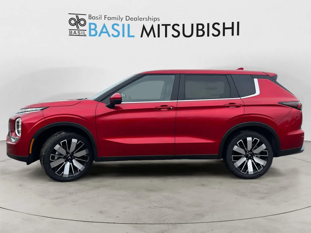 New 2026 Red Diamond Mitsubishi SE image 5
