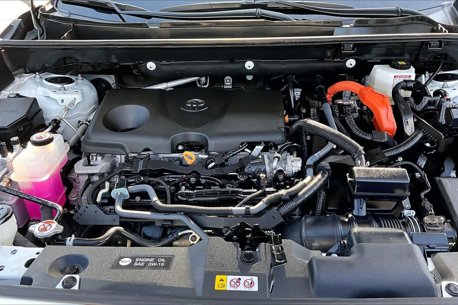 Used 2025 Ice Cap Toyota Hybrid XLE image 29