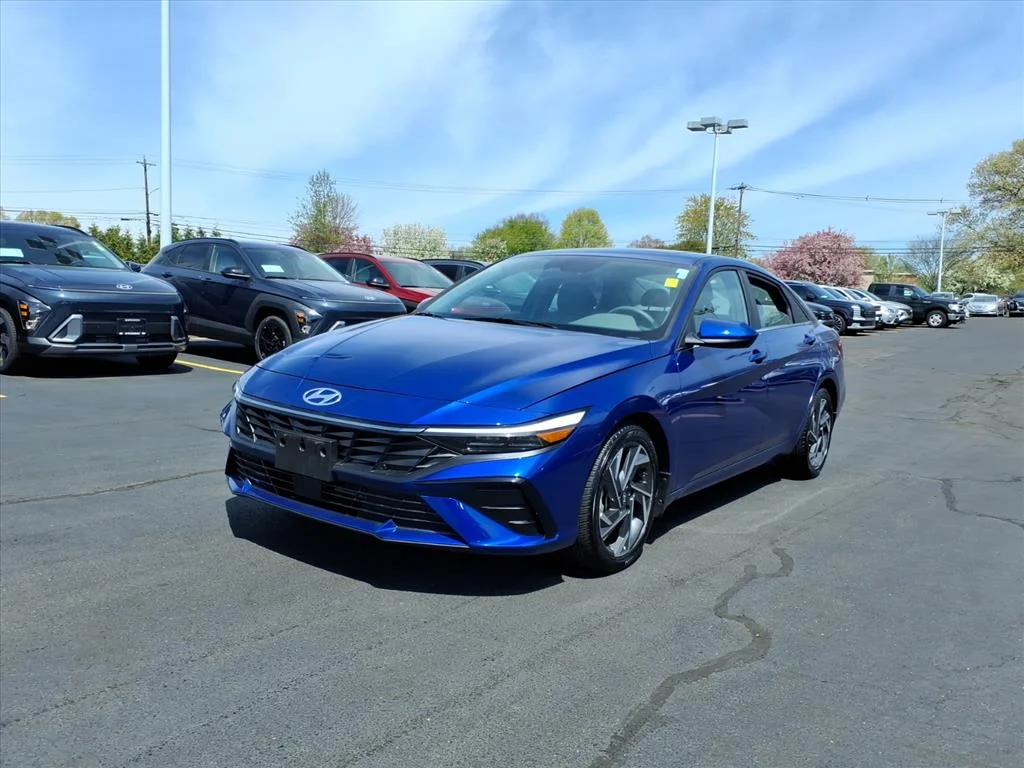 2024 Hyundai Elantra 2.0 SEL IVT's photo