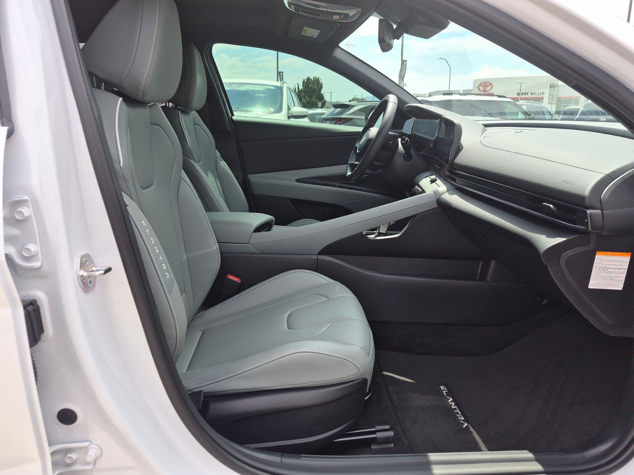 2026 Hyundai Elantra Limited - Photo 30