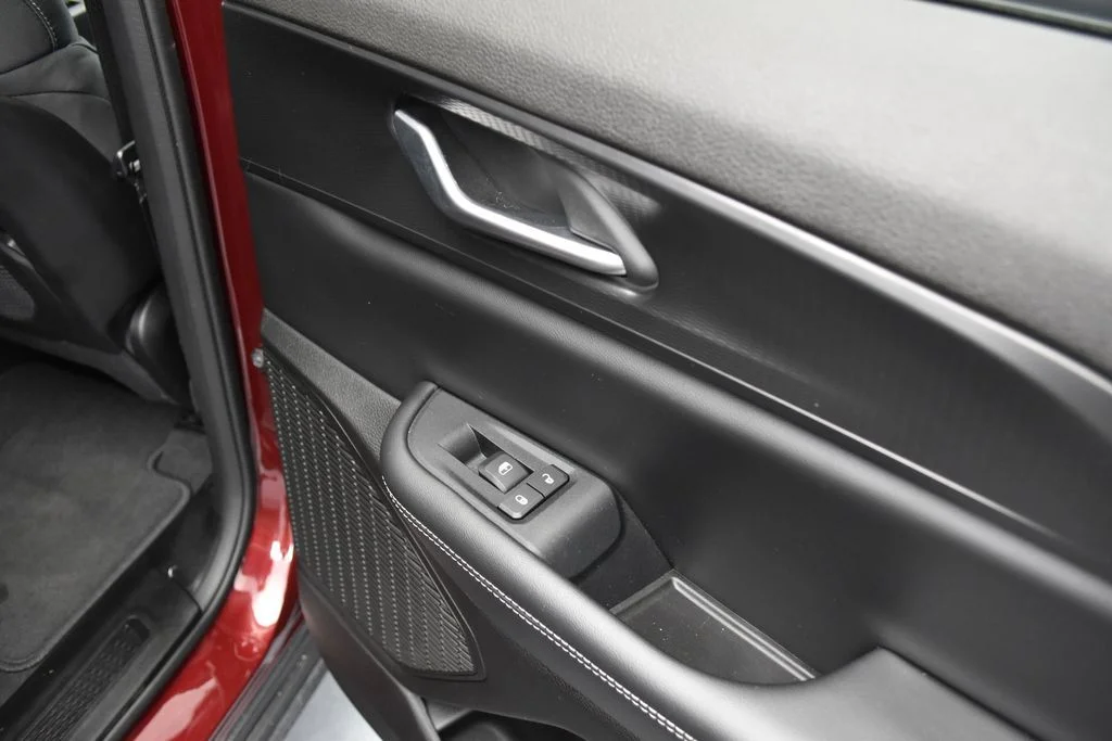 Used 2024 Red Jeep Laredo image 37