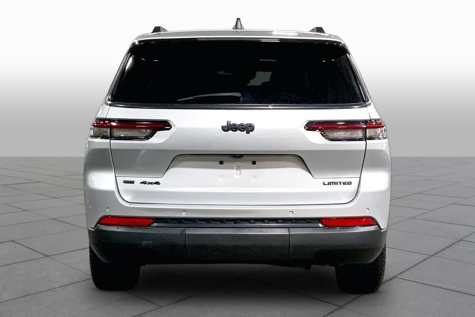 Used 2021 Silver Zynith Jeep Limited image 5
