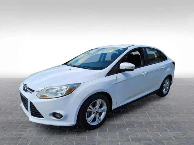 Used 2014 White Ford SE image 3
