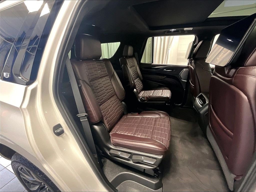 Used 2024 White Cadillac Sport Platinum image 16