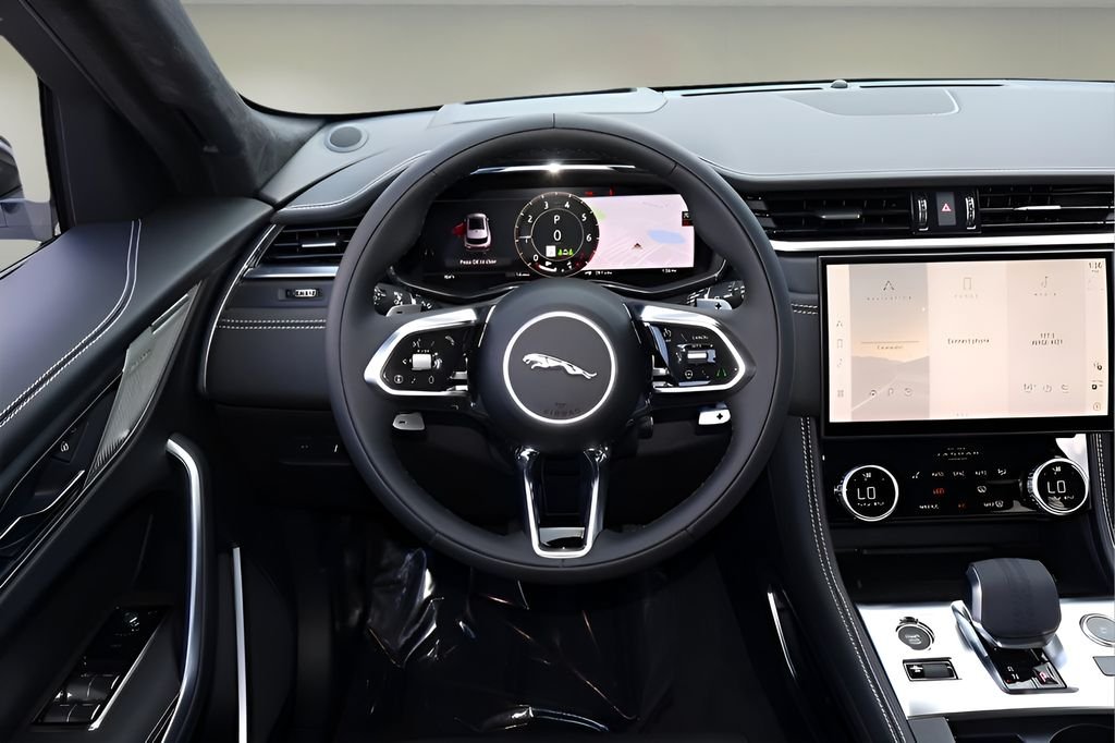2026 Jaguar F-Pace R-Dynamic S - Photo 13