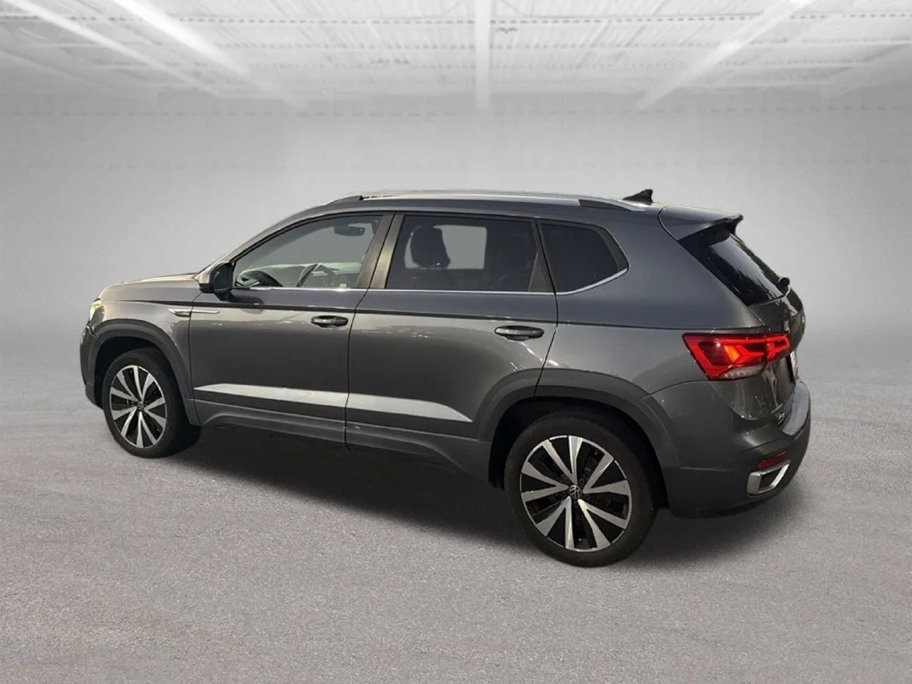 Used 2023 Gray Volkswagen 1.5T SE image 4
