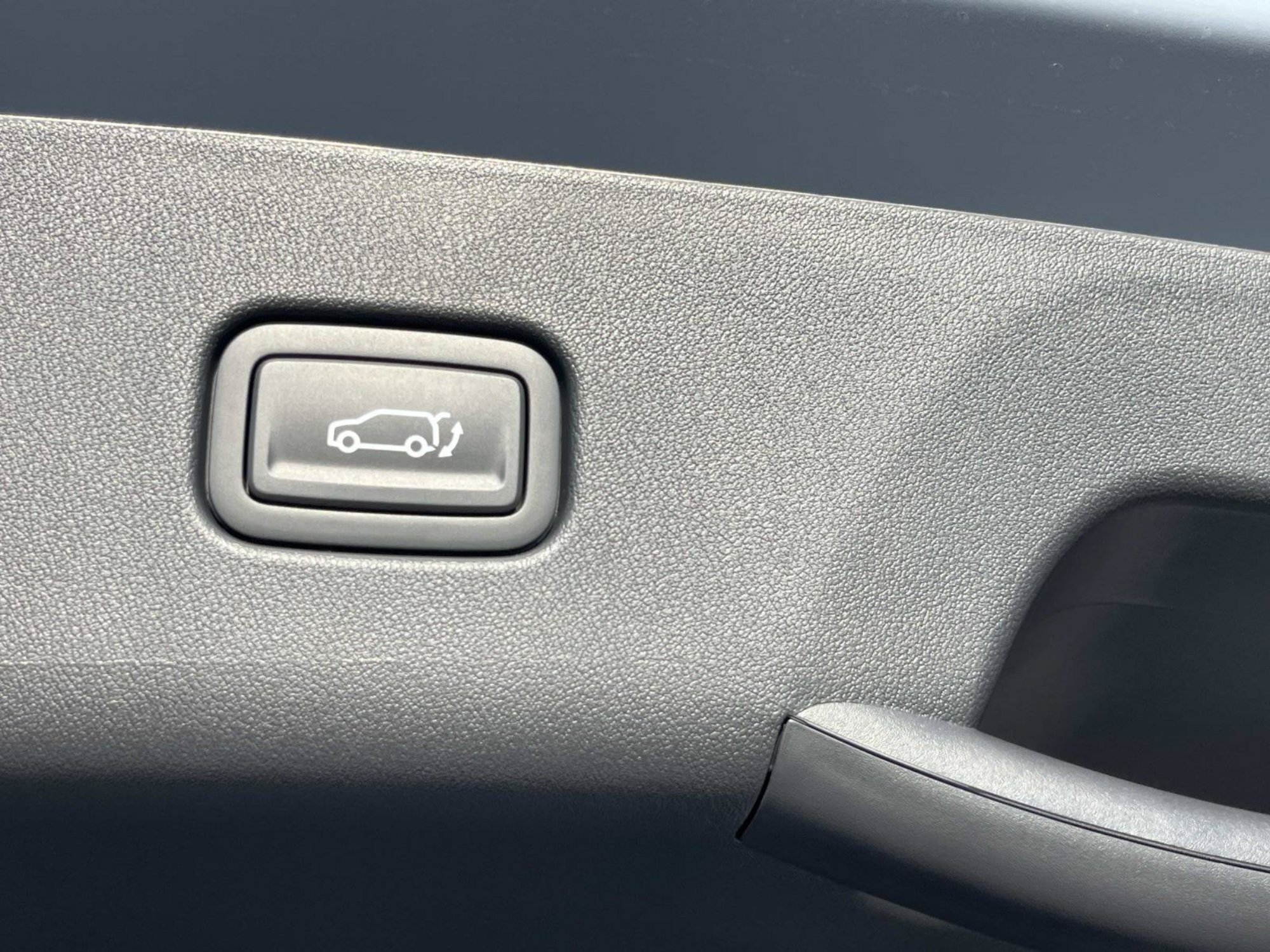 New 2027 Pale Gray Kia X-Line S image 10