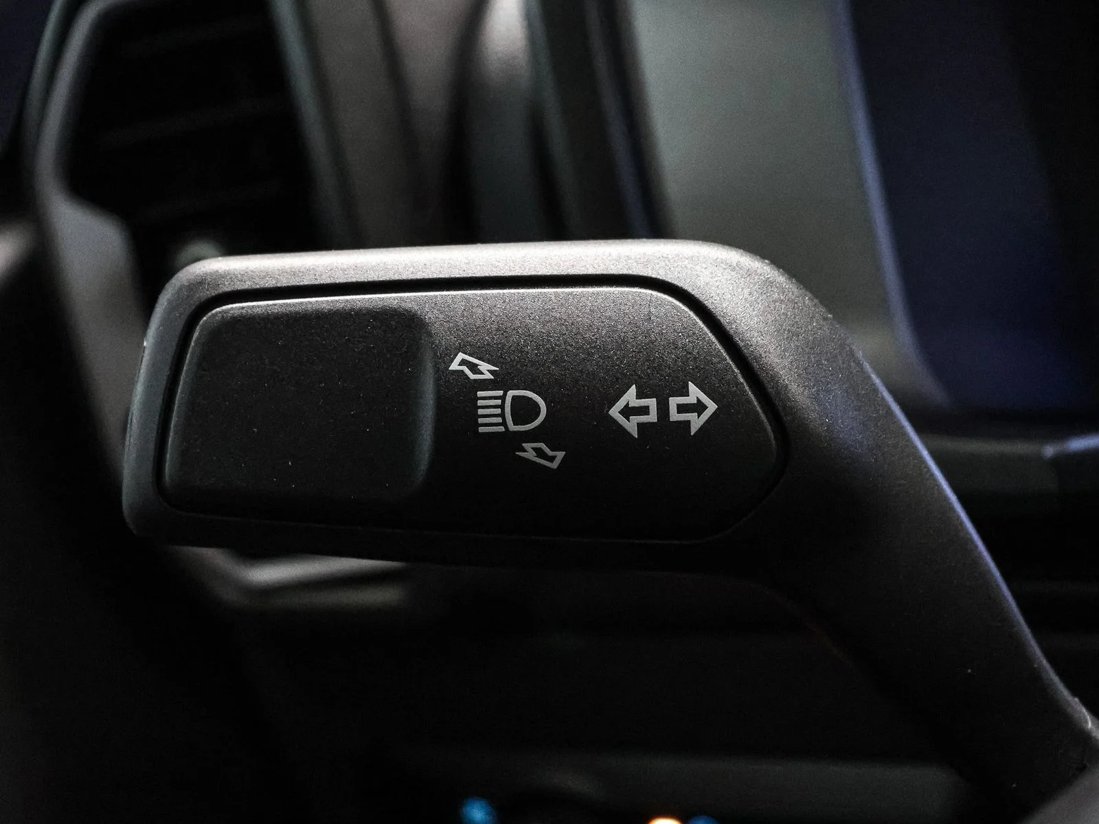 New 2026 Carbonized Gray Metallic Ford Outer Banks® image 37