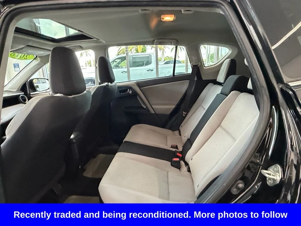 Used 2018 Black Toyota XLE image 11