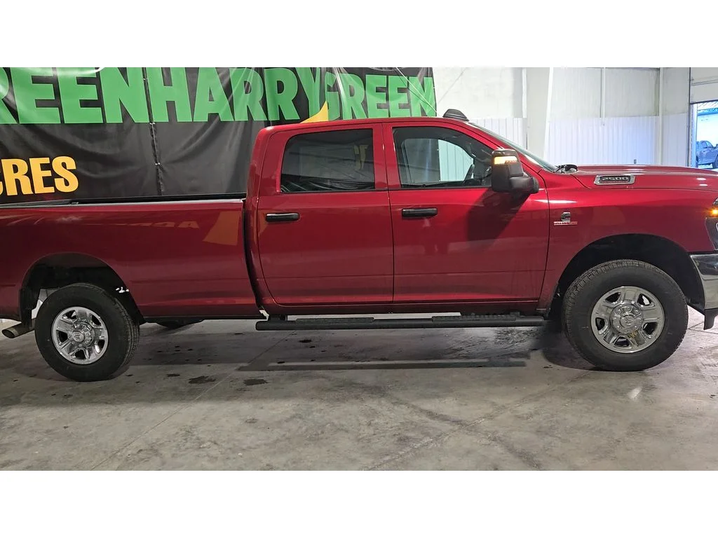 New 2026 Molten Red Pearl-Coat Exterior Paint RAM Tradesman image 4