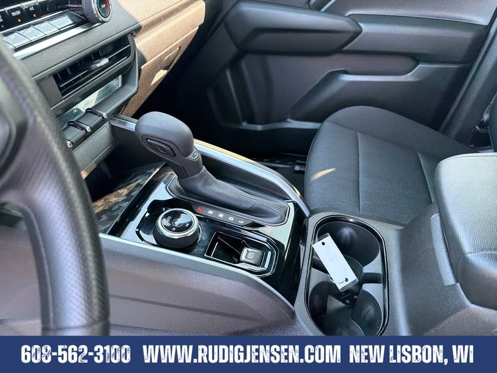 Used 2024 White Chevrolet Trail Boss image 23