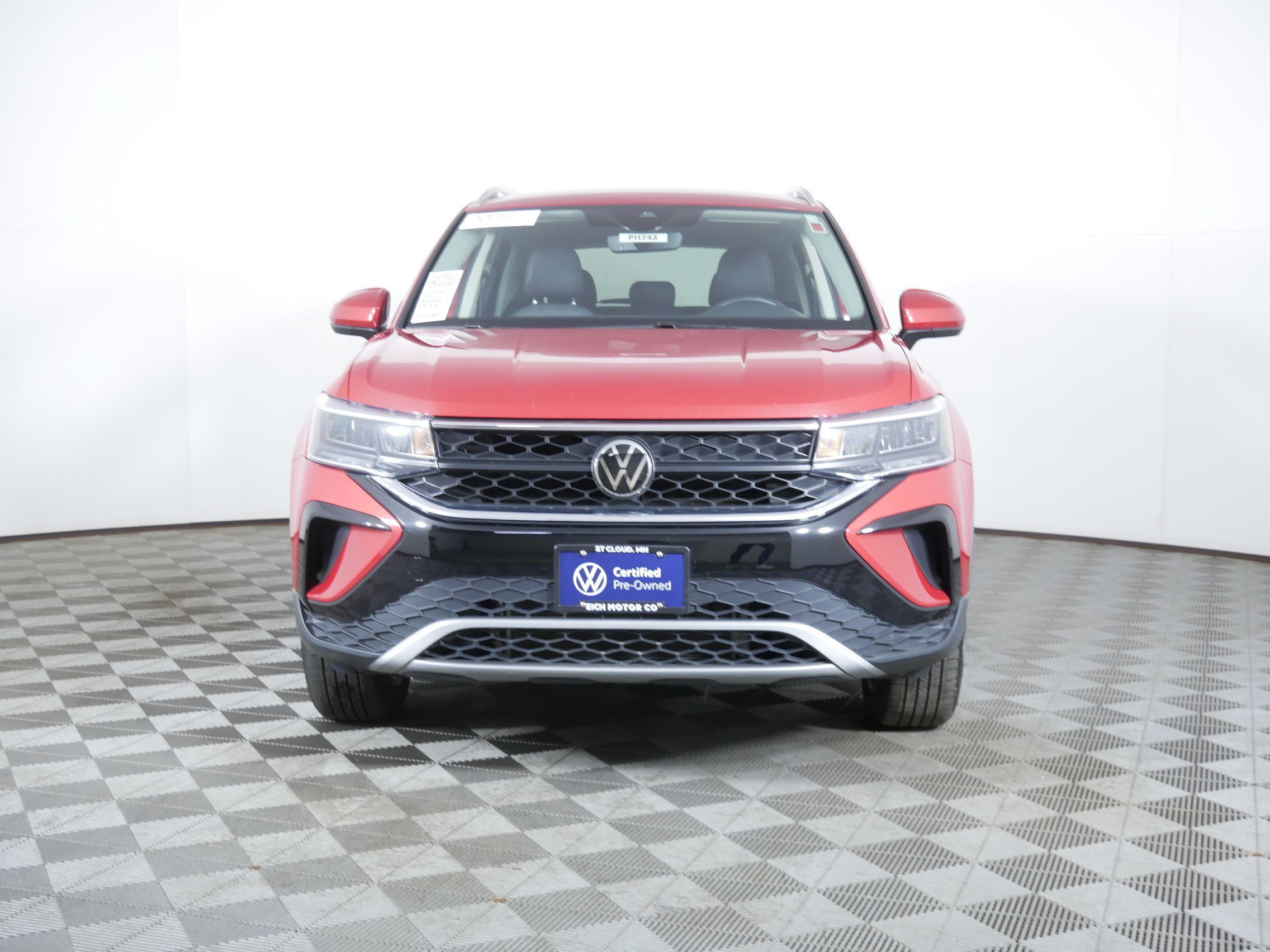 Used 2024 Volkswagen Taos SE with VIN 3VVUX7B26RM067380 for sale in St. Cloud, Minnesota