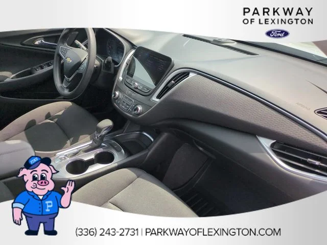 Used 2023 White Chevrolet LT image 34
