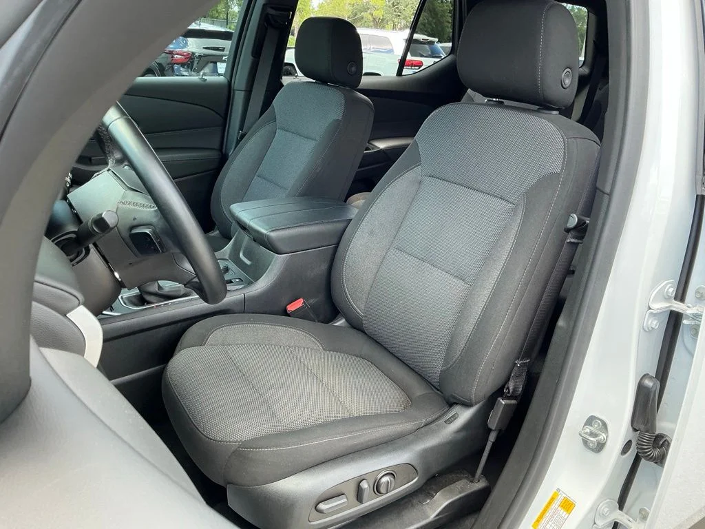 Used 2023 White Chevrolet LT image 34