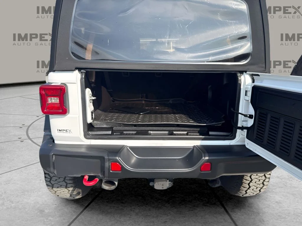 Used 2018 White Jeep Unlimited Rubicon image 23