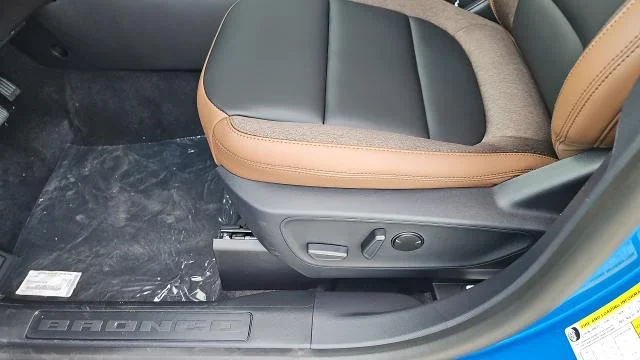 New 2026 Velocity Blue Metallic Ford Outer Banks 4WD image 26