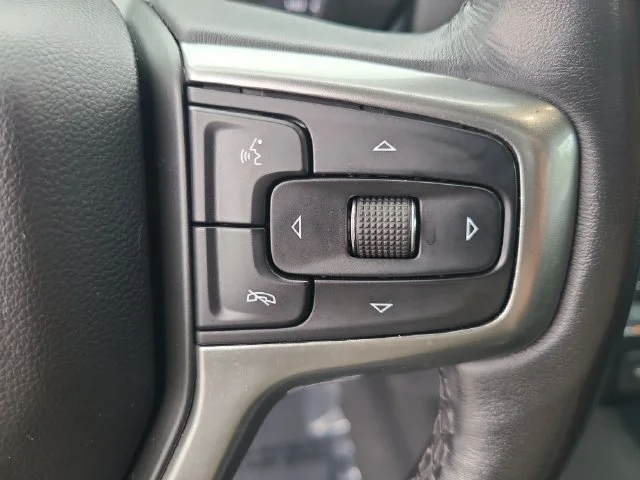 Used 2021 SHADOW GRAY METALLIC Chevrolet LT image 29