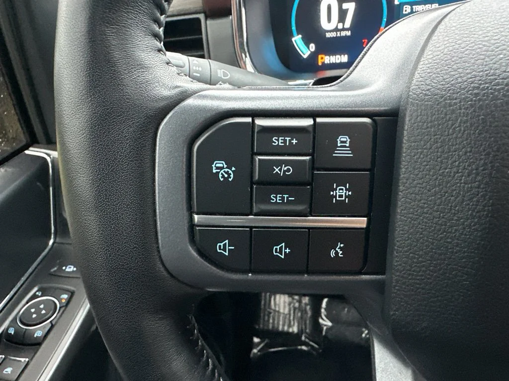 Used 2023 Black Metallic Ford Lariat image 20