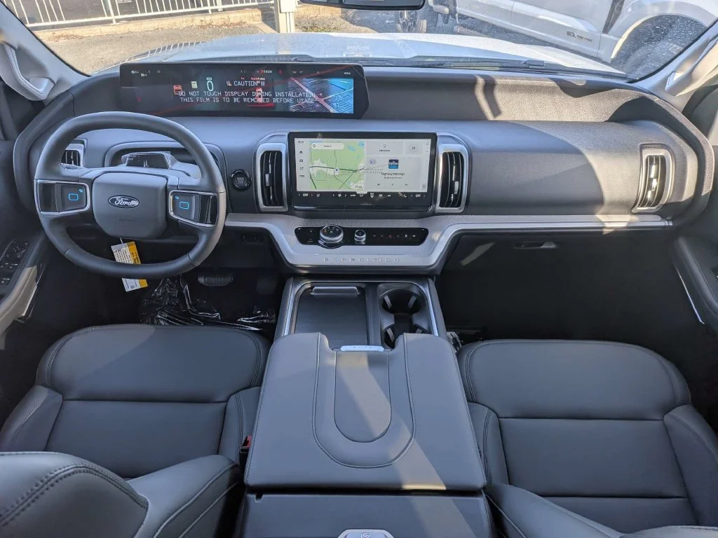 New 2026 Oxford White Ford Active image 12