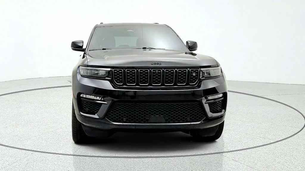 Used 2025 Diamond Black Crystal Pearlcoat Jeep Summit 4x4 w/ High Altitude, Hands-Free ADA & Night Vision image 2