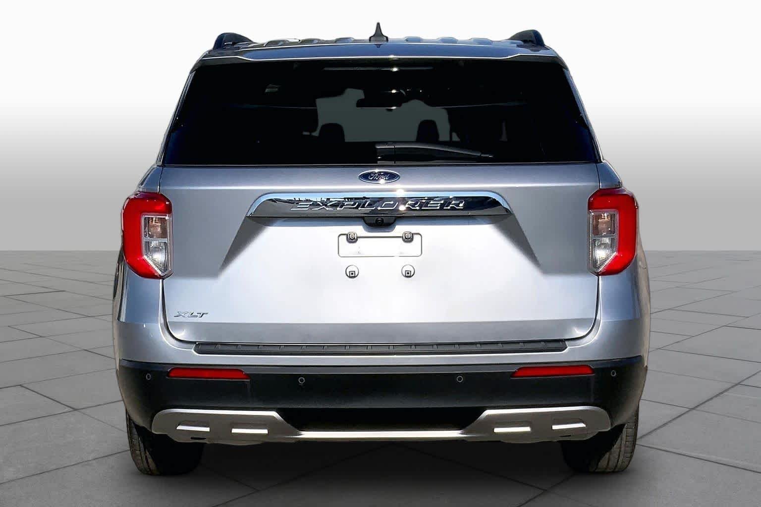Used 2023 Iconic Silver Metallic Ford XLT image 5