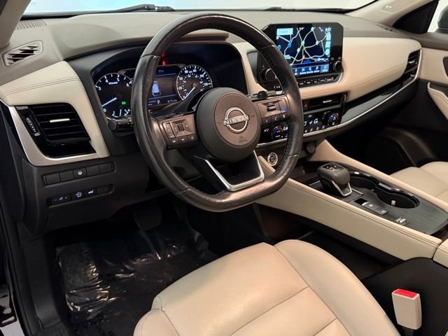 Used 2023 Super Black Nissan SL image 18