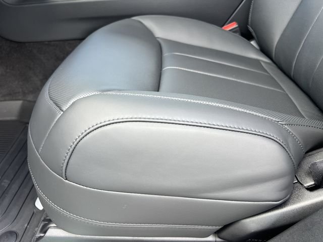 New 2026 Borasco Grey Land Rover SE image 17
