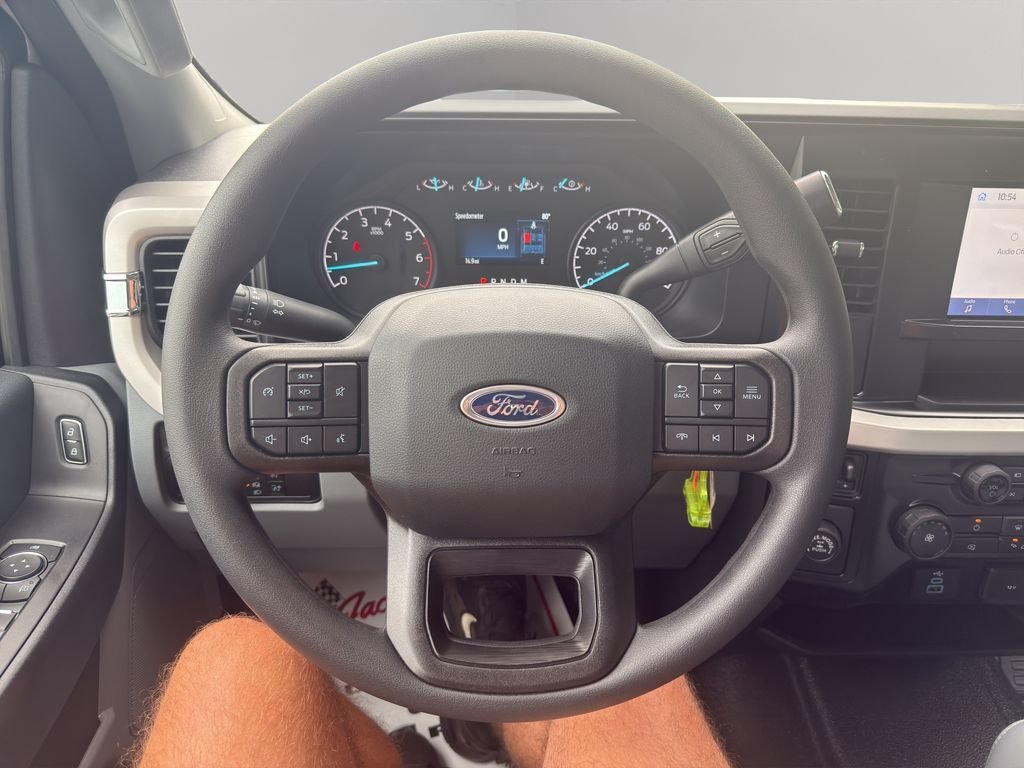 Used 2025 Oxford White Ford XL image 21