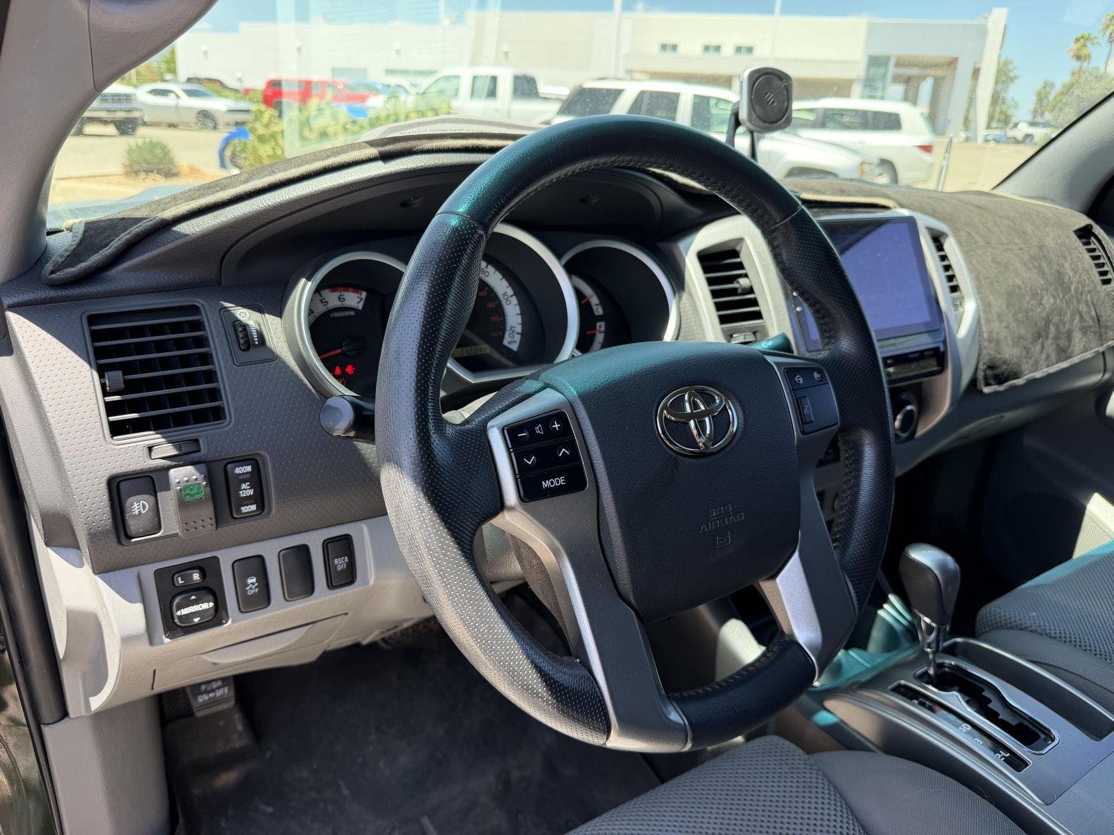Used 2012 Spruce Mica Toyota Base image 19