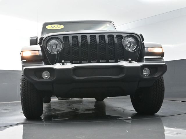 Used 2022 Black Jeep Sport image 28